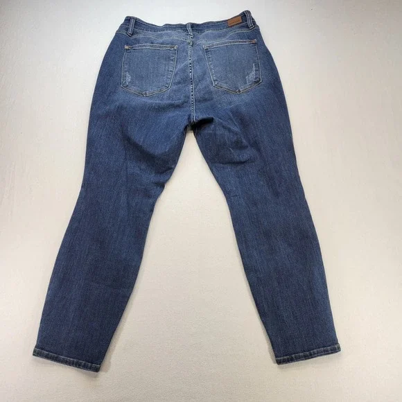 Judy Blue Relaxed Fit Jeans Women 18W Blue Medium Wash Distressed Denim - Picture 3 of 11